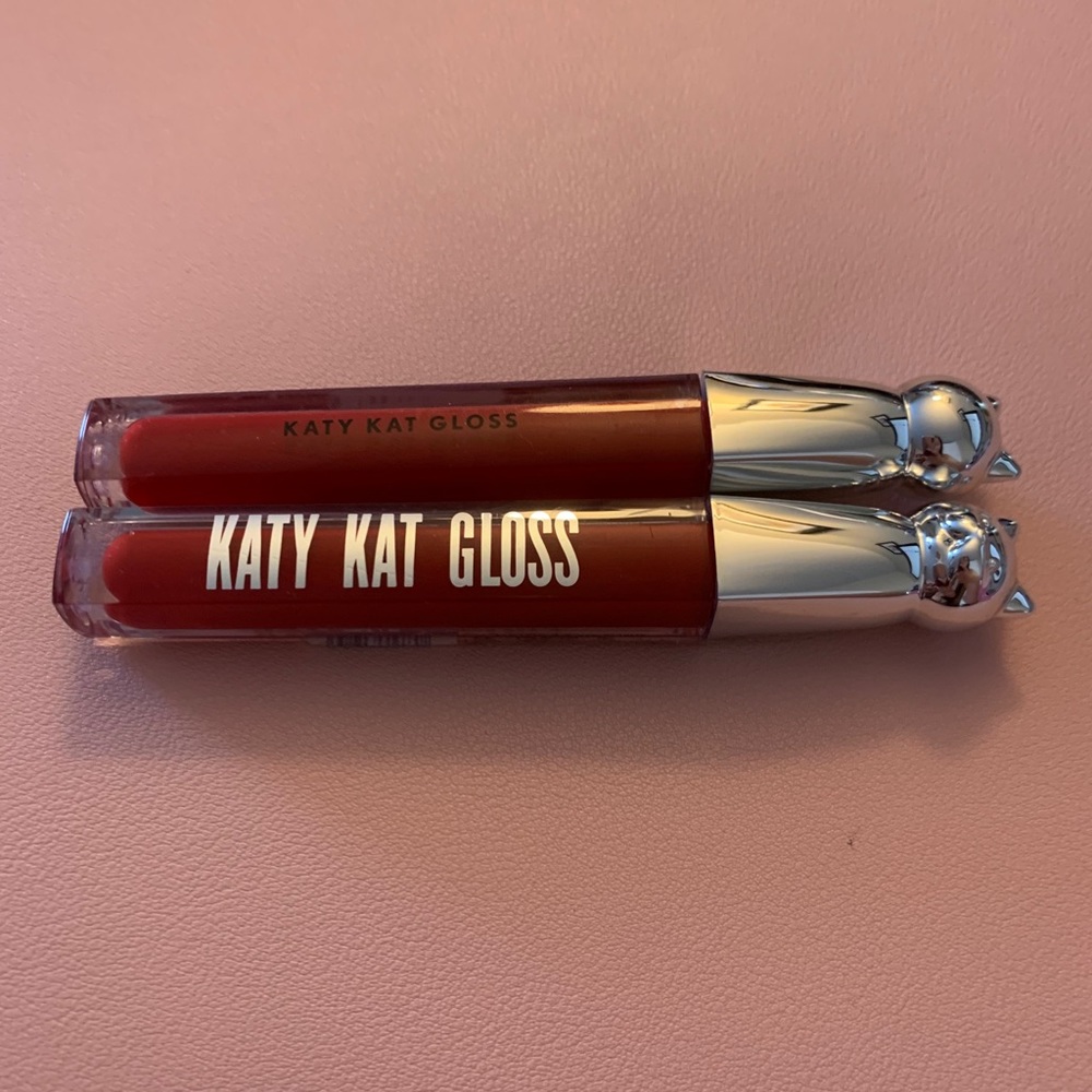 2pcs Covergirl Katy Kat Gloss KP32 Ninth life